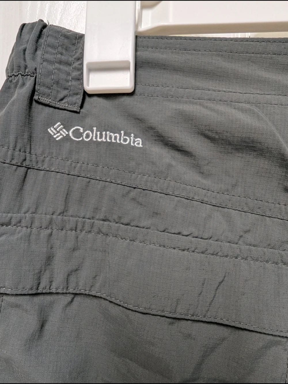 Columbia Men's Charcoal Cargo Shorts - Picture 7 of 8